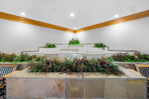 215-200 Lincoln Way Sw, Calgary, AB - Indoor Photo Showing Other Room