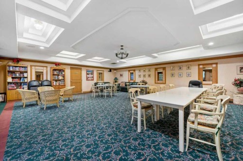 215-200 Lincoln Way Sw, Calgary, AB - Indoor Photo Showing Other Room