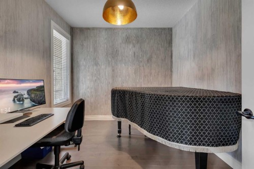 393 Evansborough Way Nw, Calgary, AB - Indoor Photo Showing Office