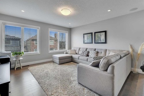 393 Evansborough Way Nw, Calgary, AB - Indoor Photo Showing Living Room