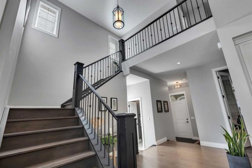 393 Evansborough Way Nw, Calgary, AB - Indoor Photo Showing Other Room