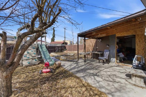 1827 46 Street Se, Calgary, AB - Outdoor