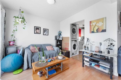 1827 46 Street Se, Calgary, AB - Indoor