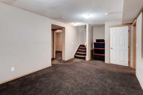 52 Bridlemeadows Common Sw, Calgary, AB - Indoor Photo Showing Other Room