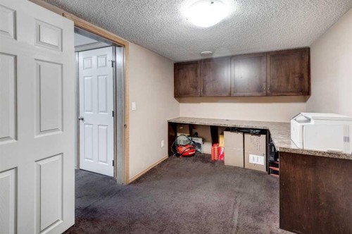 52 Bridlemeadows Common Sw, Calgary, AB - Indoor Photo Showing Other Room