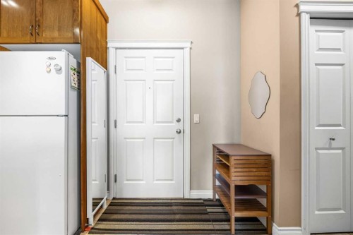 6309-14 Hemlock Crescent Sw, Calgary, AB - Indoor Photo Showing Other Room
