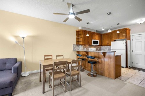 6309-14 Hemlock Crescent Sw, Calgary, AB - Indoor Photo Showing Kitchen