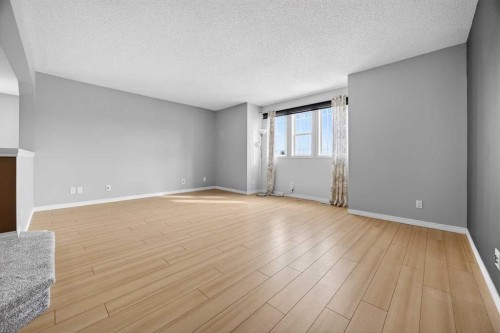 378 Panamount Drive Nw, Calgary, AB - Indoor Photo Showing Other Room