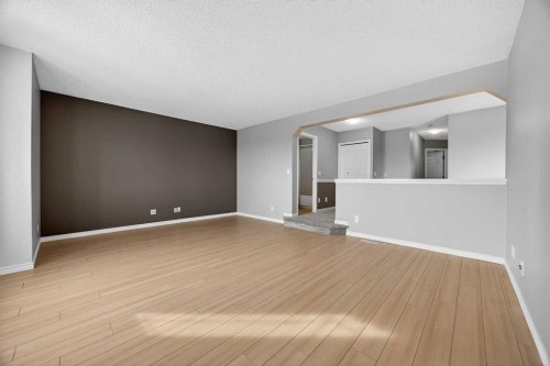 378 Panamount Drive Nw, Calgary, AB - Indoor Photo Showing Other Room