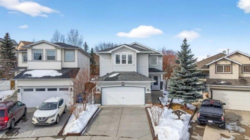 378 Panamount Drive Nw, Calgary, AB - Outdoor With Facade