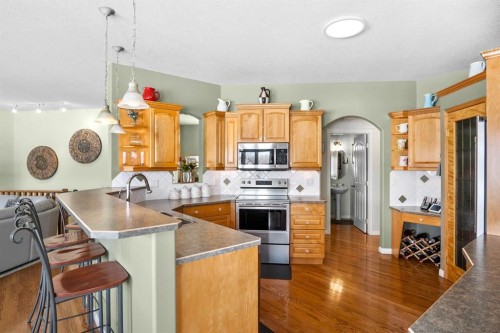 35 Lake Ridge, Olds, AB - Indoor Photo Showing Kitchen