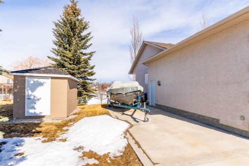 35 Lake Ridge, Olds, AB - Outdoor