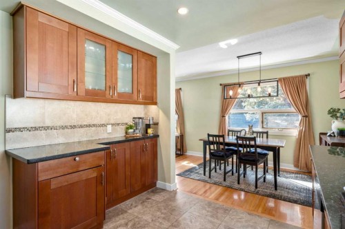 6112 Buckthorn Road Nw, Calgary, AB - Indoor