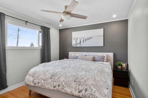 6112 Buckthorn Road Nw, Calgary, AB - Indoor Photo Showing Bedroom