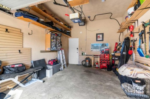 6112 Buckthorn Road Nw, Calgary, AB - Indoor Photo Showing Garage