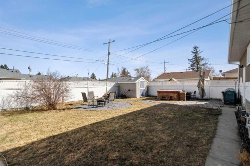 6112 Buckthorn Road Nw, Calgary, AB - Outdoor