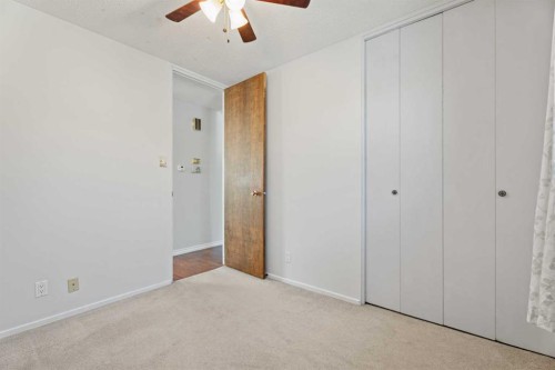 8 Van Horne Crescent Ne, Calgary, AB - Indoor Photo Showing Other Room