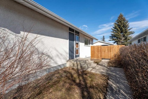 8 Van Horne Crescent Ne, Calgary, AB - Outdoor