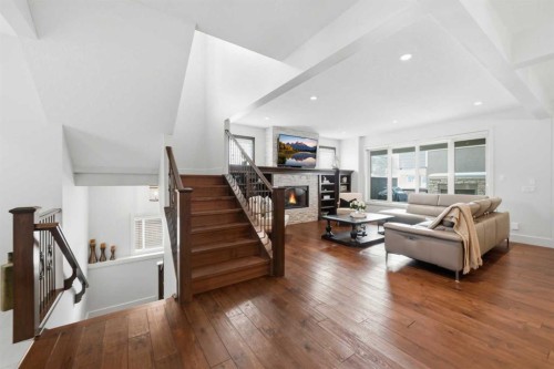 201 12 Street Ne, Calgary, AB - Indoor