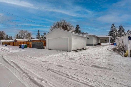 908 Stonehaven Road Sw, Calgary, AB - Outdoor