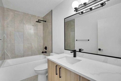 908 Stonehaven Road Sw, Calgary, AB - Indoor Photo Showing Bathroom
