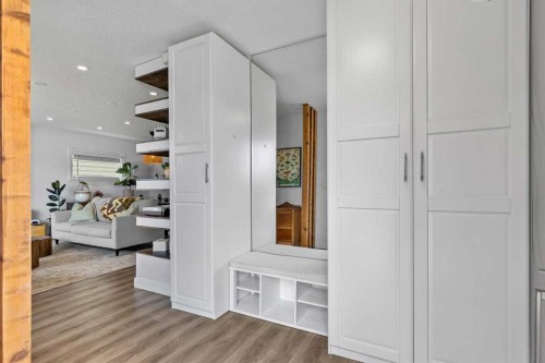 9963 Wilde Road Se, Calgary, AB - Indoor Photo Showing Other Room