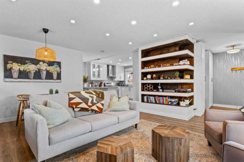 9963 Wilde Road Se, Calgary, AB - Indoor Photo Showing Living Room