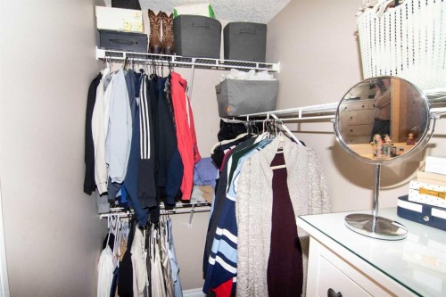 208-10 Hemlock Crescent Sw, Calgary, AB - Indoor With Storage