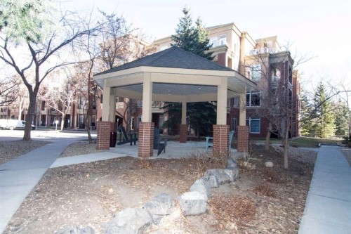 208-10 Hemlock Crescent Sw, Calgary, AB - Outdoor