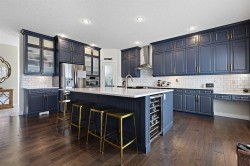 739 Cimarron Close Okotoks, AB T1S 1X4