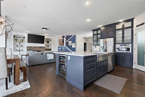 739 Cimarron Close, Okotoks, AB - Indoor Photo Showing Kitchen