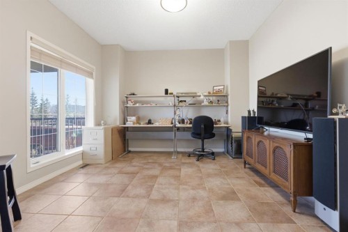 283 Springmere Link, Chestermere, AB - Indoor Photo Showing Other Room