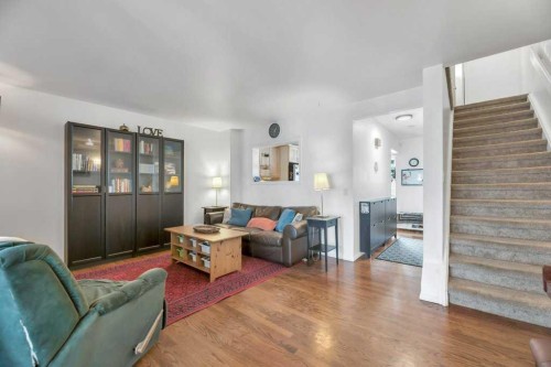 510 Whitehill Place Ne, Calgary, AB - Indoor Photo Showing Living Room
