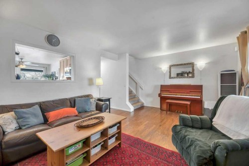 510 Whitehill Place Ne, Calgary, AB - Indoor Photo Showing Living Room