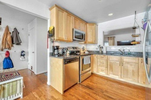 510 Whitehill Place Ne, Calgary, AB - Indoor Photo Showing Kitchen