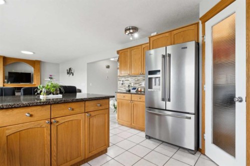 292 Taracove Estate Drive Ne, Calgary, AB - Indoor Photo Showing Kitchen