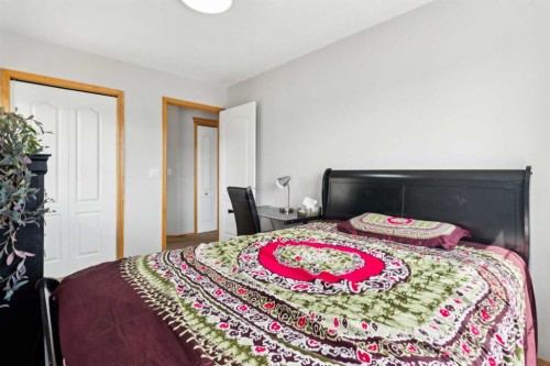 292 Taracove Estate Drive Ne, Calgary, AB - Indoor Photo Showing Bedroom