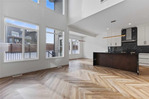 229 Calhoun Crescent Ne, Calgary, AB - Indoor Photo Showing Kitchen