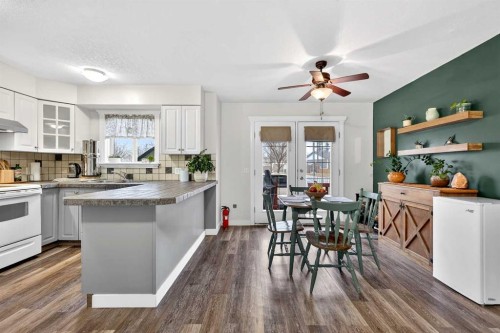 42F Green Meadow Crescent, Strathmore, AB - Indoor Photo Showing Kitchen