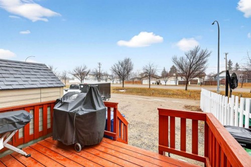 42F Green Meadow Crescent, Strathmore, AB - Outdoor With Deck Patio Veranda
