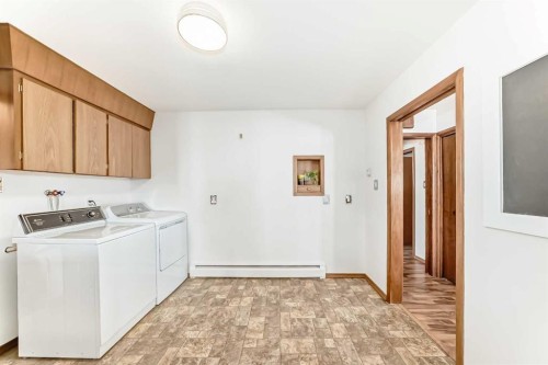 207 6A Avenue, Three Hills, AB - Indoor Photo Showing Laundry Room