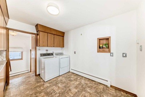 207 6A Avenue, Three Hills, AB - Indoor Photo Showing Laundry Room