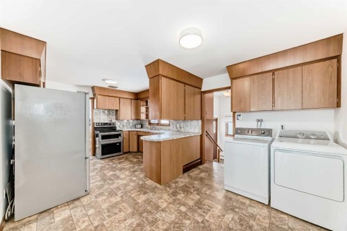 207 6A Avenue, Three Hills, AB - Indoor Photo Showing Laundry Room