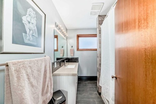 207 6A Avenue, Three Hills, AB - Indoor