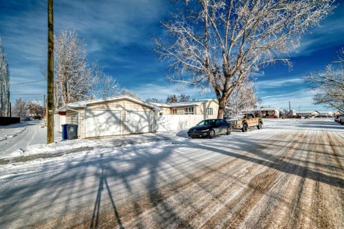 207 6A Avenue, Three Hills, AB - Outdoor