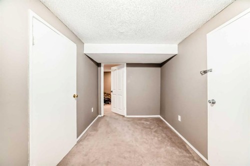 6944 Temple Drive Ne, Calgary, AB - Indoor Photo Showing Other Room