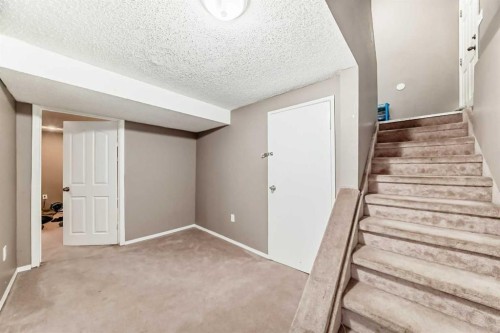 6944 Temple Drive Ne, Calgary, AB - Indoor Photo Showing Other Room