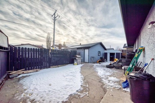6944 Temple Drive Ne, Calgary, AB - Outdoor
