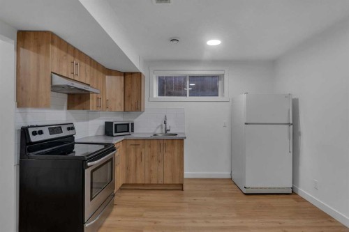 9 Redstone Common Ne, Calgary, AB - Indoor Photo Showing Kitchen