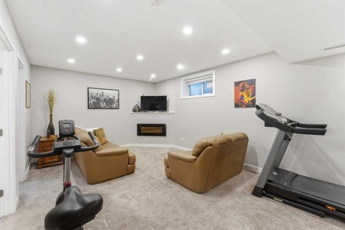 129 Cougartown Circle Sw, Calgary, AB - Indoor Photo Showing Other Room